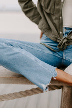 Load image into Gallery viewer, Cindy Jeans With Destroyed Hem