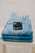 Load image into Gallery viewer, Cindy Jeans With Destroyed Hem