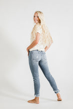 Load image into Gallery viewer, Ocean Beach Distressed Skinny Jeans