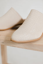 Load image into Gallery viewer, Going Somewhere Snakeprint Mule