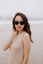 Load image into Gallery viewer, Bandwagon Sunglasses in Black Tort
