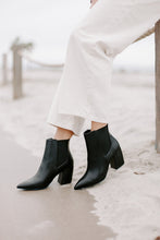 Load image into Gallery viewer, Black Chunky Heel Booties
