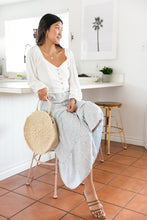 Load image into Gallery viewer, Picnics in the Sand Round Ivory Purse
