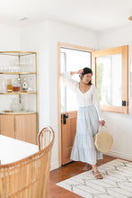 Load image into Gallery viewer, Picnics in the Sand Round Ivory Purse
