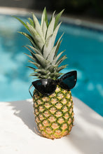 Load image into Gallery viewer, Cat Eye Sunglasses in Black
